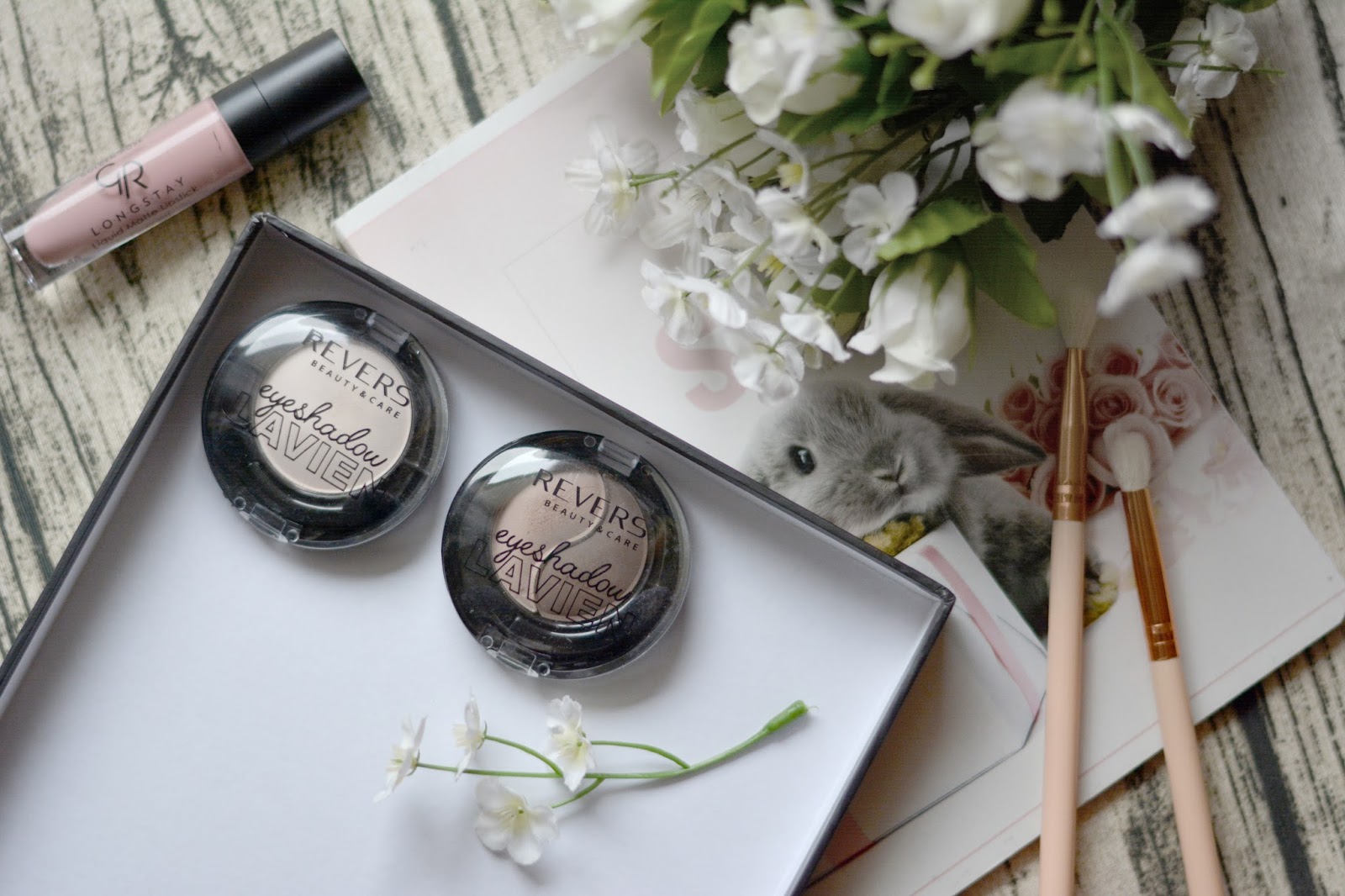 Wredna z wyboru: CO O TYM SĄDZĘ #8 Cienie do powiek od Revers Cosmetics