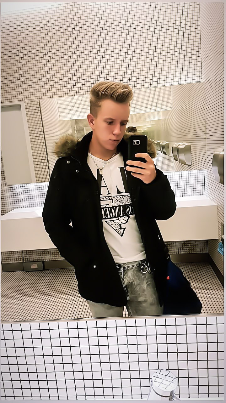 Michał Sikora Official on Instagram: “Dziś cały dzień w podróży, a wyruszylem z rana do Wrocławia do agencji castingowej @atm_grupa na casting. Dzień minął szybko, ale jeszcze…”