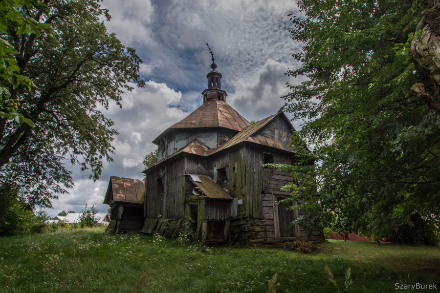 Opuszczona cerkiew - Szary Burek