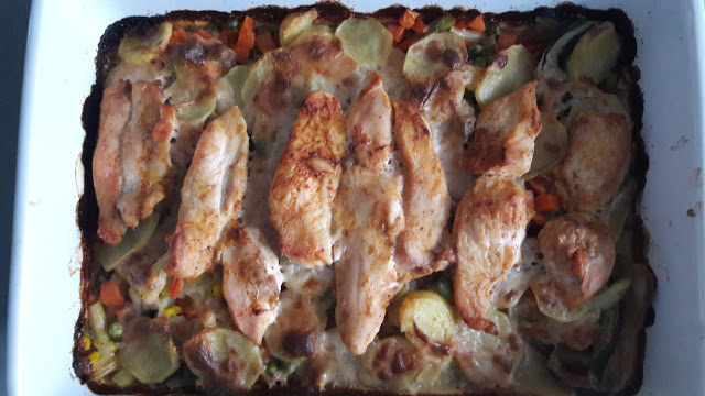 Kurczak z warzywami w beszamelowym sosie - przepis