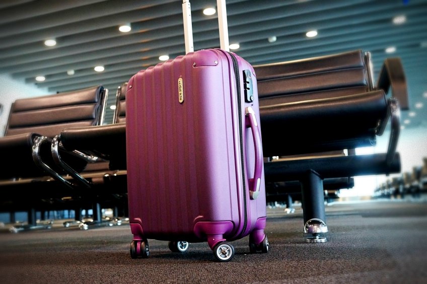 Jak spakować się w bagaż podręczny - czego NIE brać - TravelAnQa