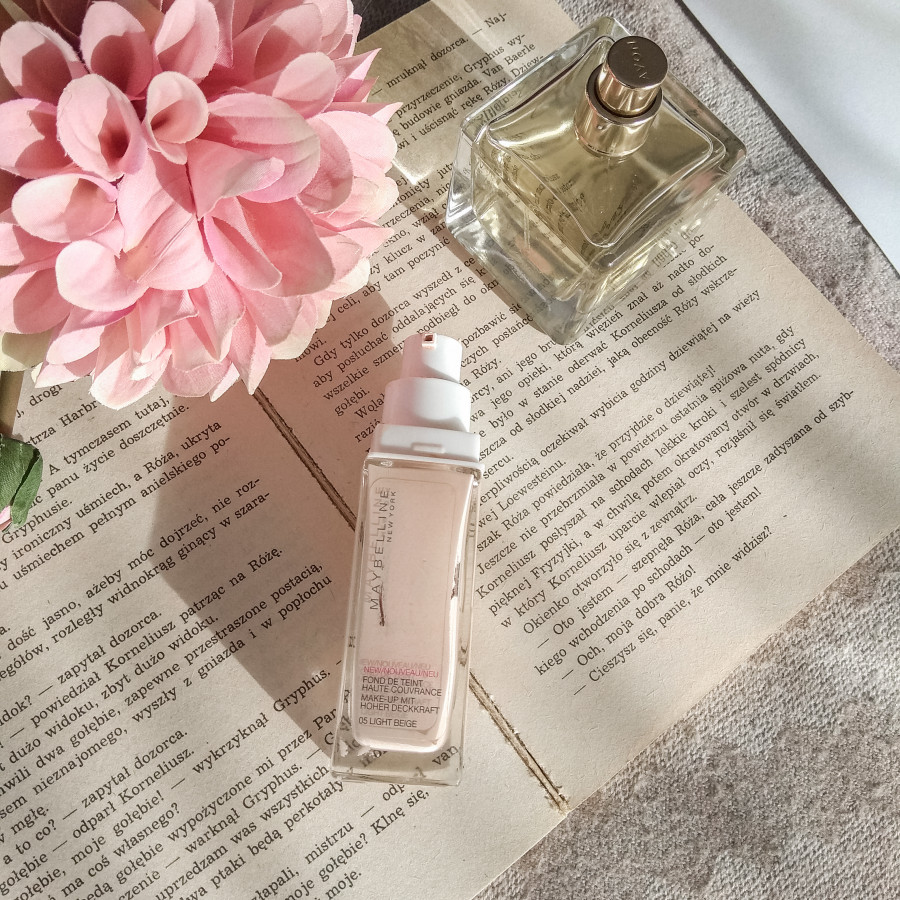 Afternoon tasty with Wicky: Maybelline Superstay 24h  10 Ivory