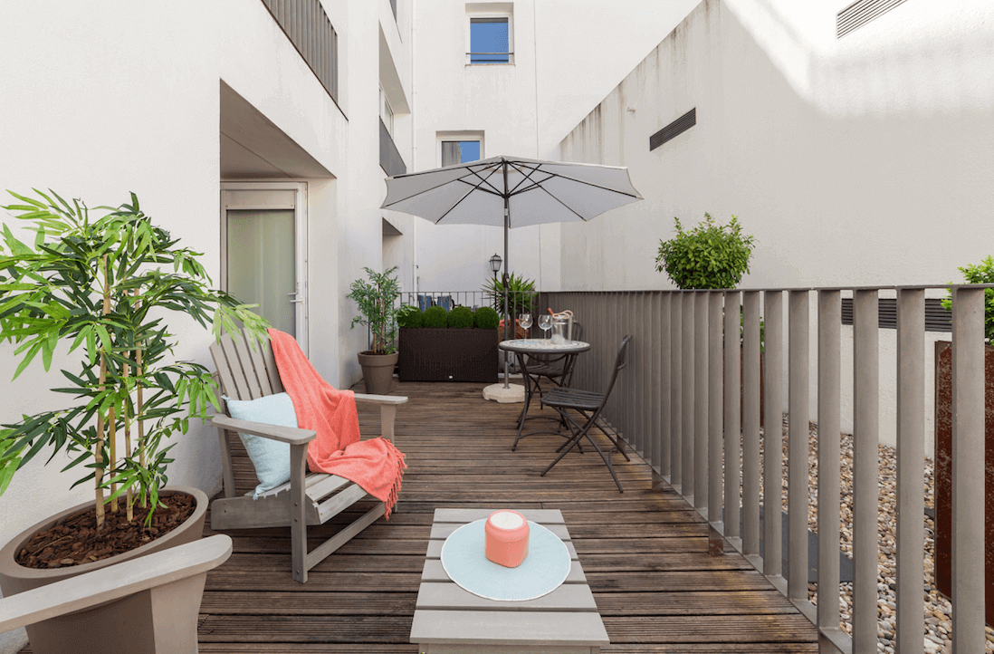 Zielnik na balkonie – sposób na świeże zioła latem - Wnętrza dla Ciebie