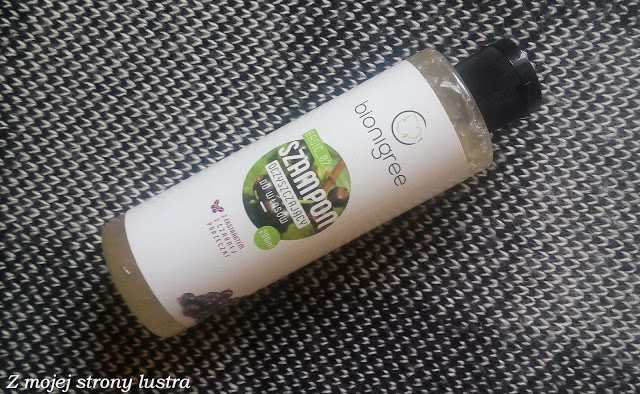 Bionigree oczyszczający szampon do włosów z ekstraktem z czarnej porzeczki | Z mojej strony lustra - blog kosmetyczny