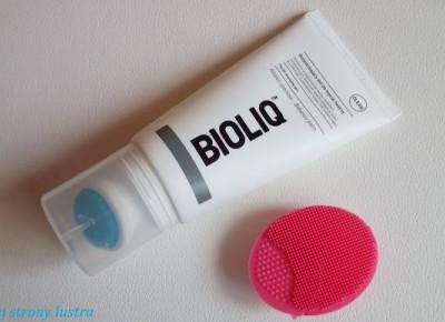 Żel do mycia twarzy ze szczoteczką BIOLIQ vs zwykła silikonowa szczoteczka | Z mojej strony lustra - blog kosmetyczny