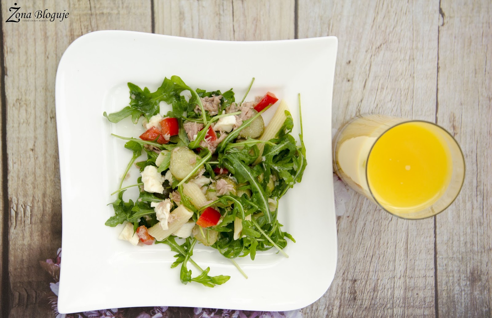 Zona Bloguje - swiat okiem kobiety: Moj pomysl na obiad w upalny dzien, czyli salatka z tunczykiem