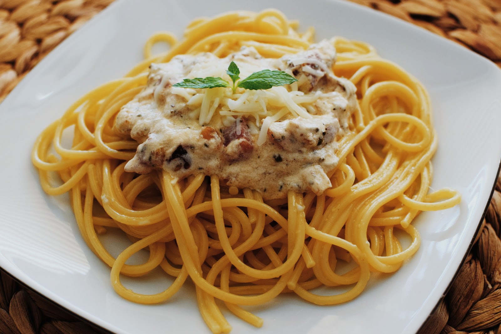 Spaghetti Carbonara - Związek na patelni