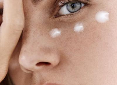 Krem pod oczy. Oto 16 produktów, które naprawdę działają – redukują cienie pod oczami i zmniejszają opuchliznę - Glamour.pl
