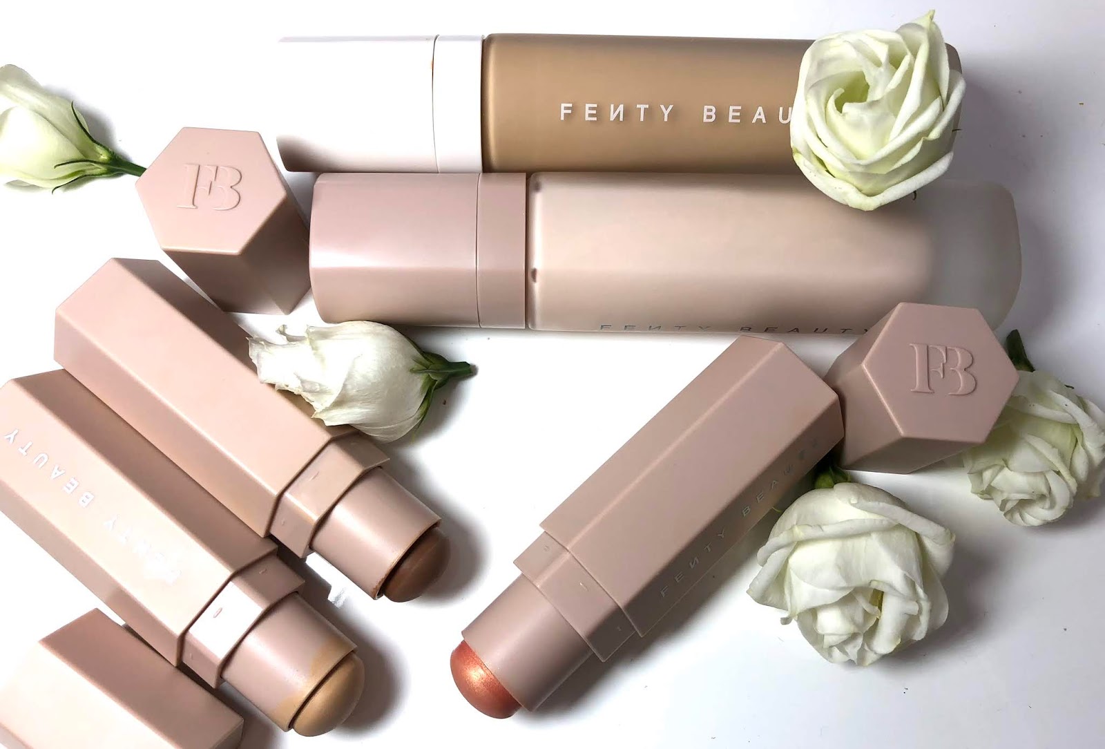 ZzM: FENTY BEAUTY WARTE SWOJEJ CENY?CZY BAZA I PODKÅAD MINIMALIZUJÄ WIDOCZNOÅÄ PORÃW?