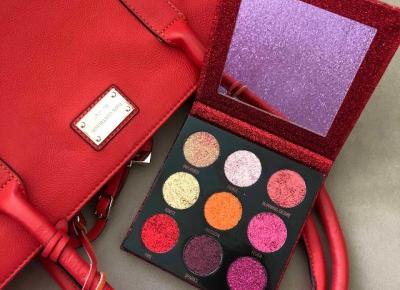 DLA SROK - MAKEUP REVOLUTION HOT PURSUIT PRESSED GLITTER PALETTE