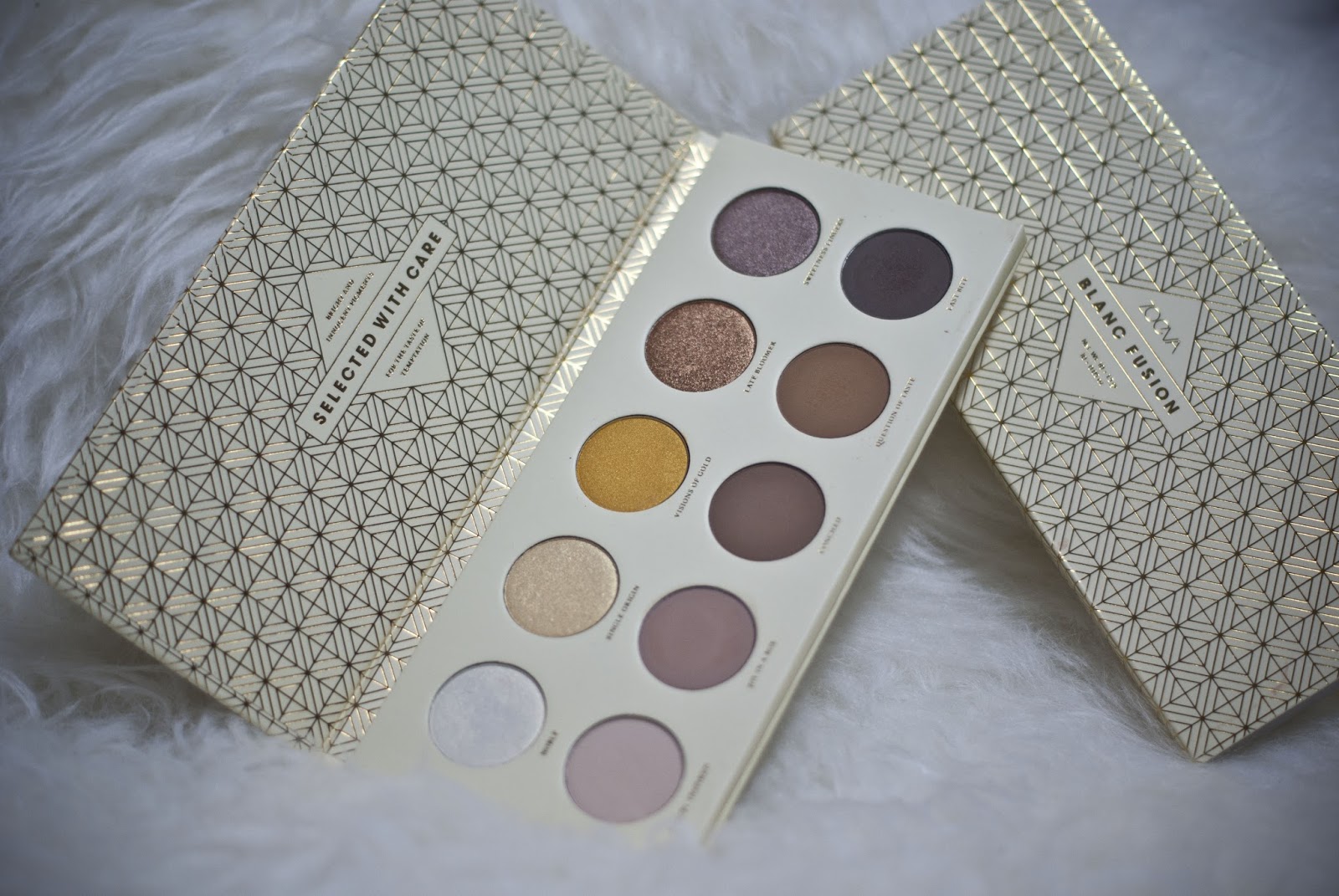 ZOEVA BLANC FUSION Palette Paleta cieni swatche - Feather - Mój sposób na modę 