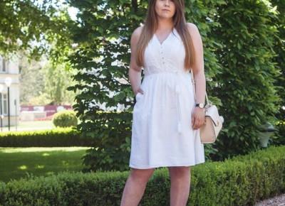 Biała sukienka z haftami na lato