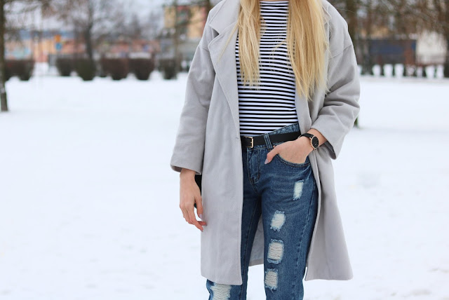 GRAY COAT & RIPPED JEANS - I am AGA