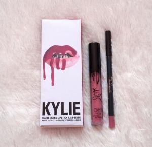 Pierwsze wrażenie/recenzja: Kylie Jenner Lip Kit kolor Posie K - Aleksandra Ciszewska
