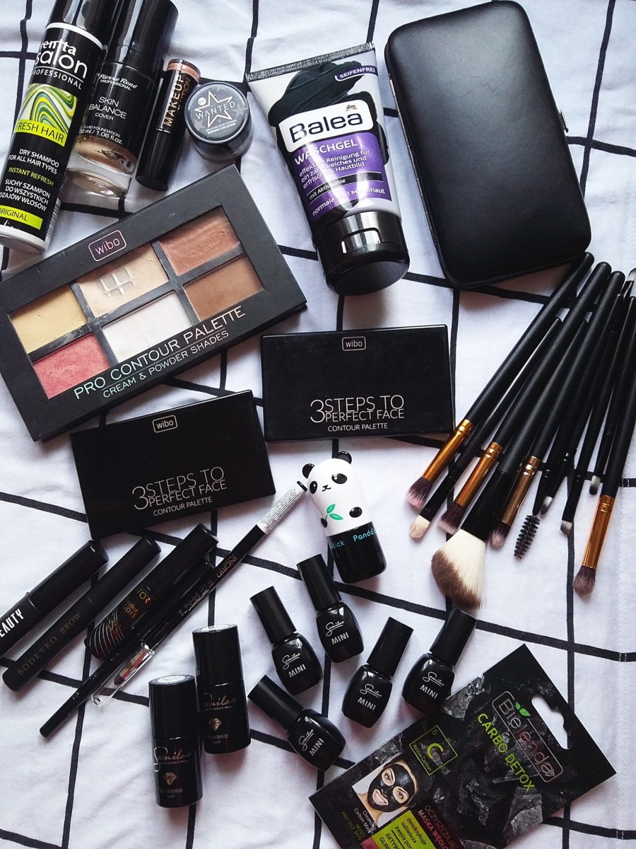 Same czarne kosmetyki!