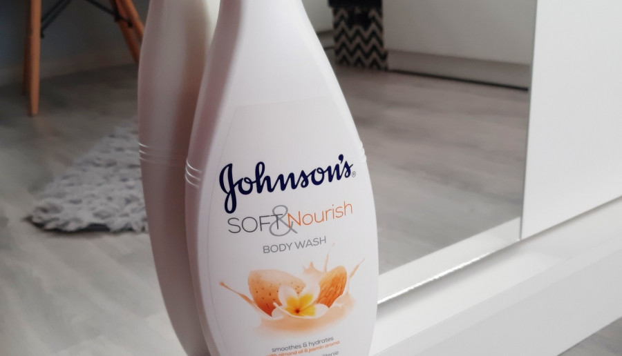 Johnson`s - Żel pod prysznic, Soft & Nourish, Olejek migdałowy i jaśmin.