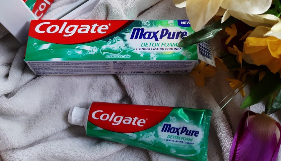 Colgate - Pasta do zębów, Max Pure, Detox Foam.