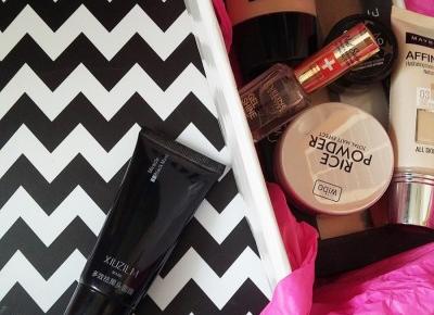 Czarna maska na wągry