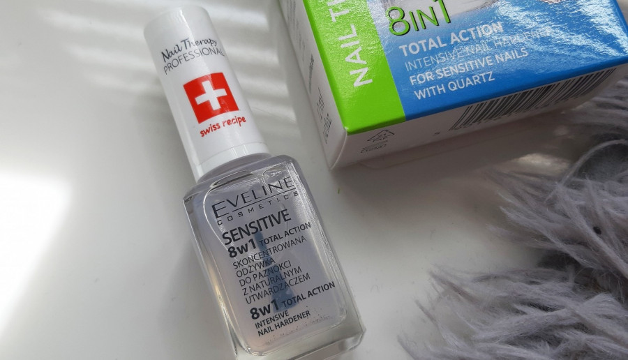 Eveline - Nail Therapy Professional, Odżywka do paznokci, 8w1, Total action, Sensitive.