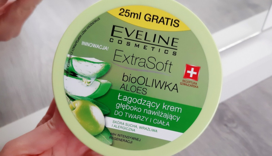 Eveline - Extra Soft, Łagodzący krem do twarzy i ciała głęboko nawilżający, bio oliwka i aloes.