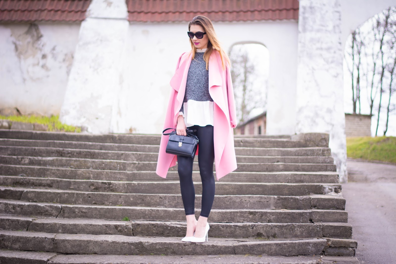 pudrowo - różowy płaszcz