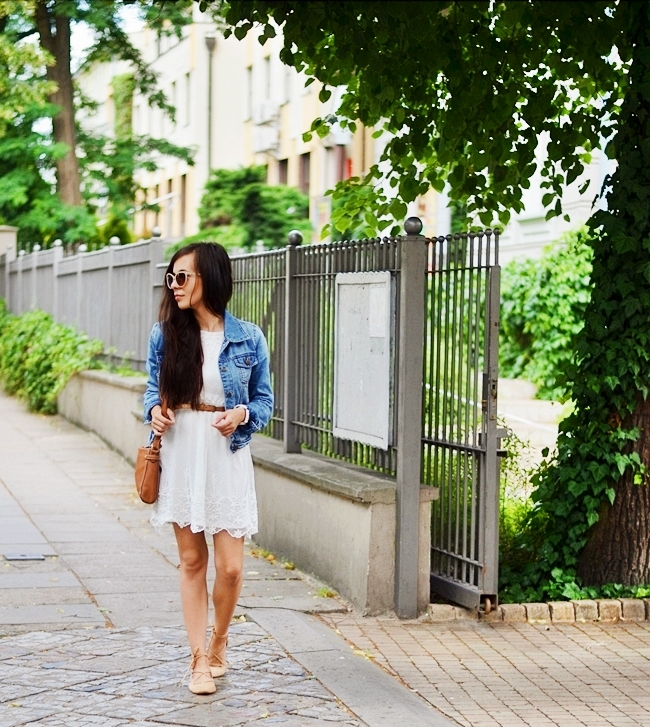 biała sukienka na co dzień 