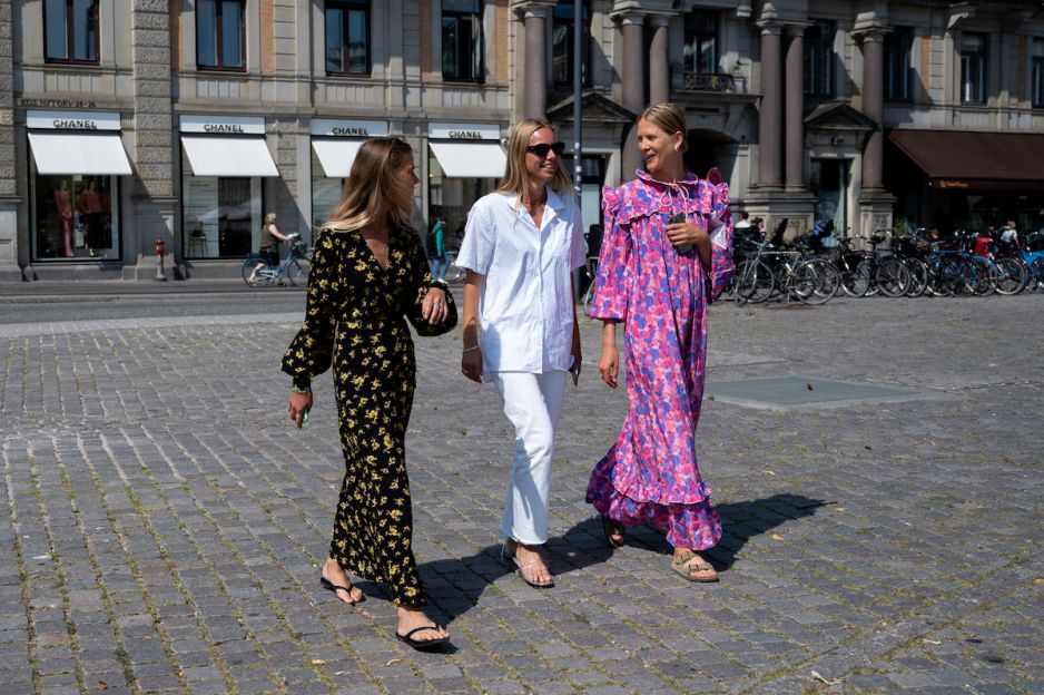 Trendy 2020: Najpiękniejsze sukienki maksi na jesień. Zrobisz w nich maksymalne wrażenie! - Glamour.pl