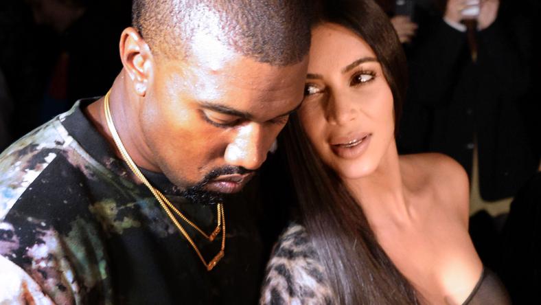 Kim Kardashian i Kanye West czwarty raz zostali rodzicami. Syna urodziła surogatka. Jak ma na imię? - Plejada.pl