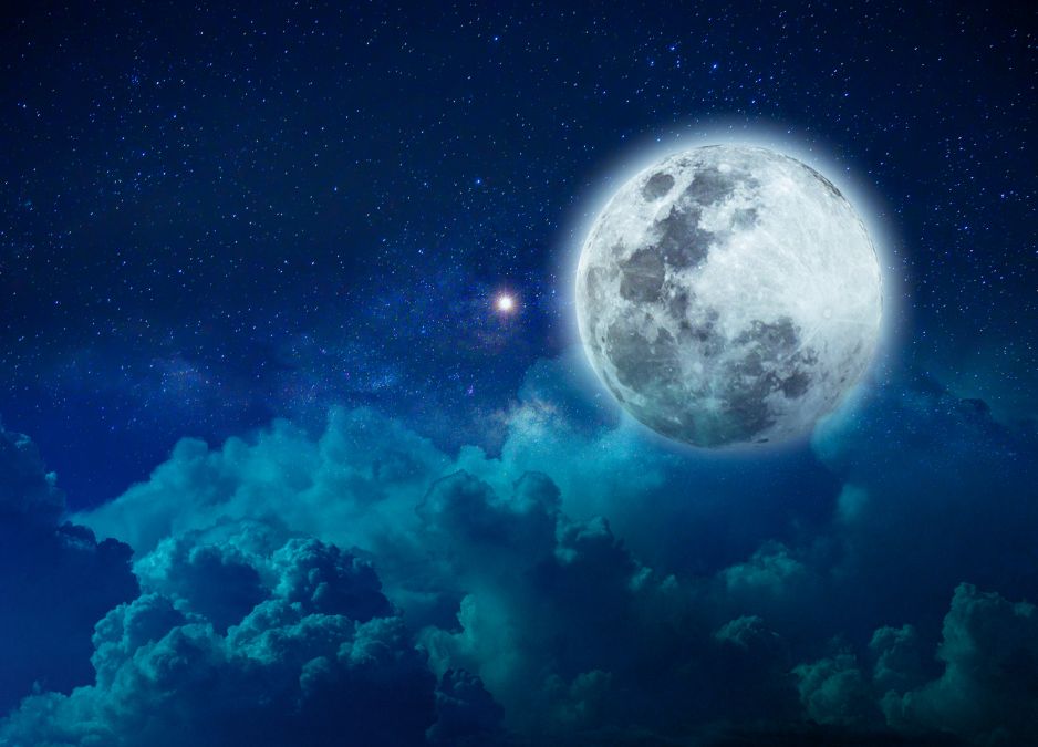 Niebieski Księżyc to zjawisko, którego nie możecie przegapić. Pojawia się raz na kilka lat! - Glamour.pl