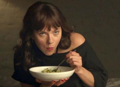 Czy zupki chińskie są zdrowe? Wyjaśniamy skład, szkodliwości i czas trawienia zupek chińskich typu instant - Glamour.pl