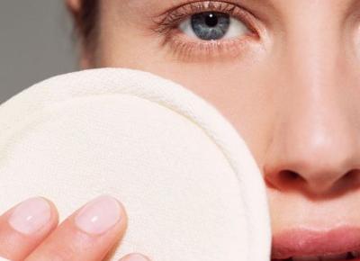 Puder ryżowy a puder bambusowy – czym się różnią i jakie są ich właściwości? - Glamour.pl