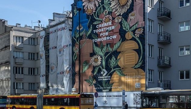 W Warszawie powstał mural oczyszczający powietrze. Działa niczym 3000 drzew