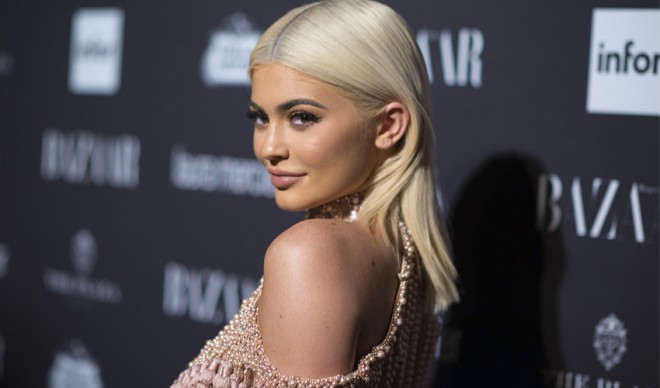 Kontrowersyjne nazwy nowych róży Kylie Jenner... Fani są oburzeni!