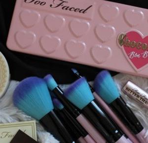 Carolyn Dolly: TOO FACED 