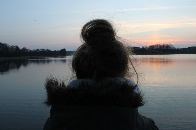 LEPIEJ ZALICZAĆ SIĘ DO NIEKTÓRYCH, NIŻ DO WSZYSTKICH.         |         always be yourself