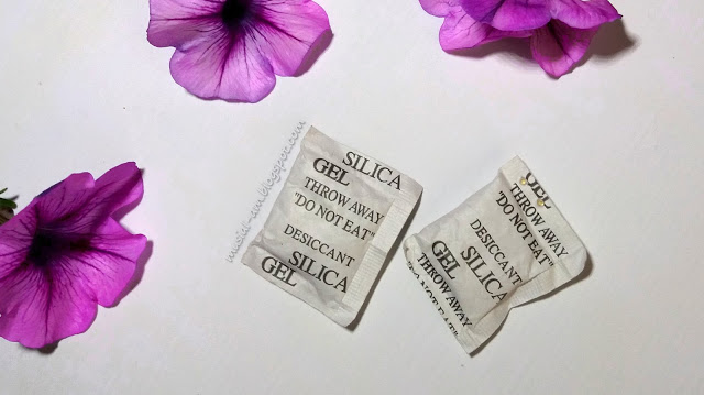 SILICA GEL, czyli zagadkowe saszetki w pudełkach butów | Concordiaa