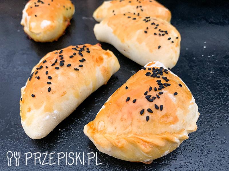 Pierożki Kebabowe z Czarnuszką