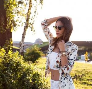 THE LAST RAYS OF SUMMER         |         Definitely fashionable by Mona 