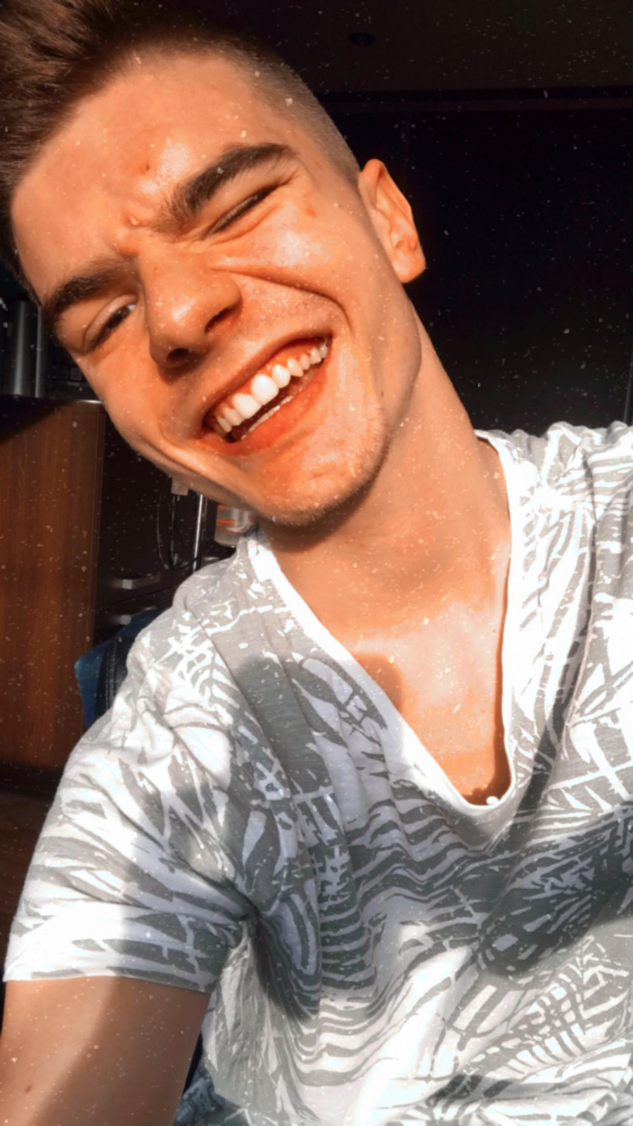 Samdenis on Instagram: “Gdy cię rezi słońce 😂😂😆
#sunday #sundayvibes #smile #instamodel #instaphoto #selfi #goodday #instalike #instafollow #boy #ddobinsta”