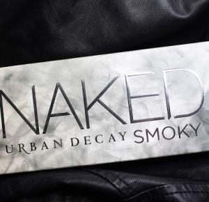 Kosmetyka profesjonalna, wizaż, testy kosmetyczne : Urban Decay Naked Smoky Eyeshadow Palette