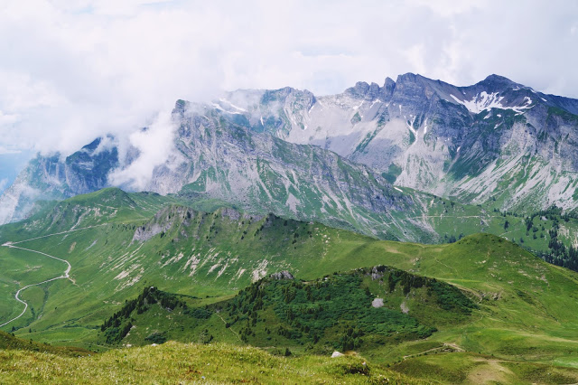 Dookola-swiata: Alpejskie szczyty - Droga do Vilan #1