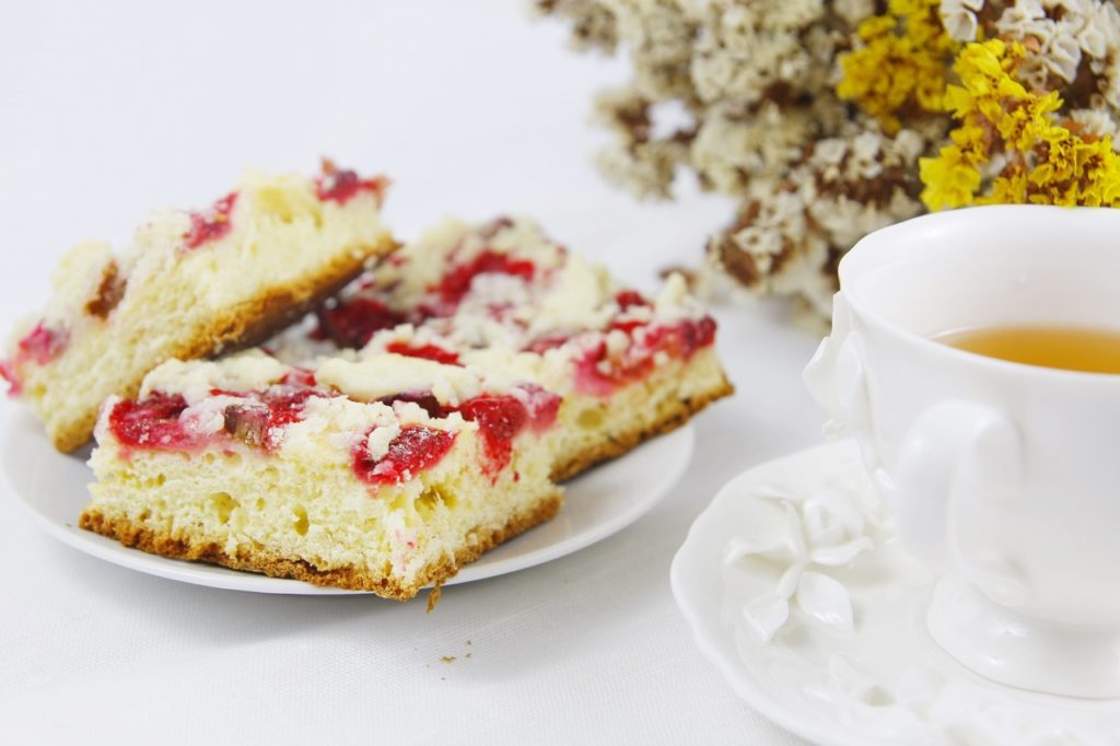 # Ciasto Drożdżowe z truskawkami i rabarbarem - Patrycja