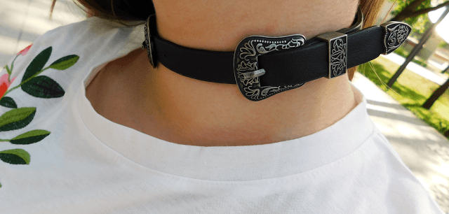 Cowboy belt and embroidery t-shirt