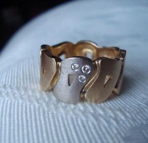 @ewushia - Podoba się pierścionek ? Trochę info na blogu:... - Pikore