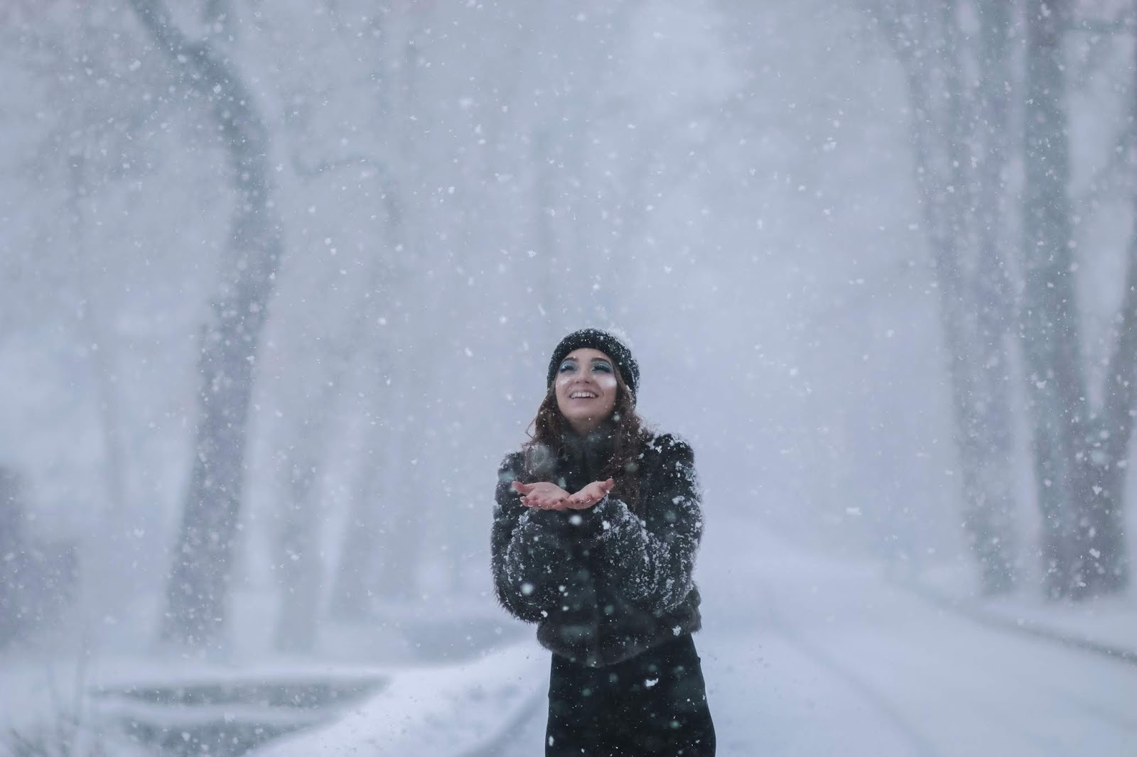 Sesja w śnieżycy z Karoliną Shmidt | FotoHart