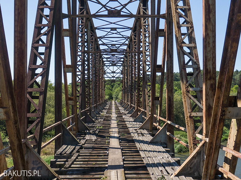 Most kolejowy w Stobnicy [film] - fotografwdrodze.pl