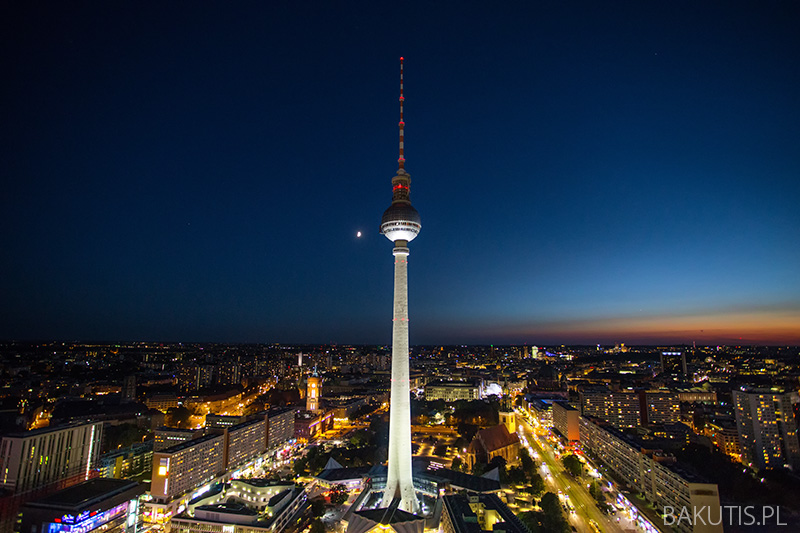 Wieża telewizyjna w Berlinie ma 50 lat - fotografwdrodze.pl