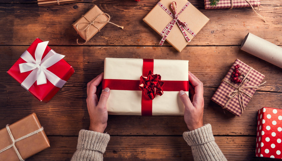 EKO: Zapakuj swoje prezenty świąteczne  w tkaniny!
