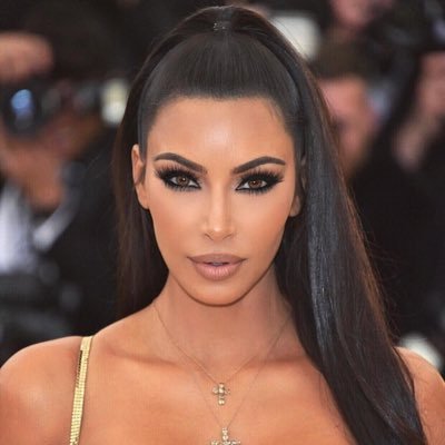 KIM KARDASHIAN POZWANA NA 100 MILIONÓW $