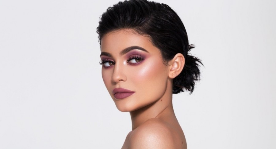 IDEALNA FIGURA KYLIE TO PHOTOSHOP!